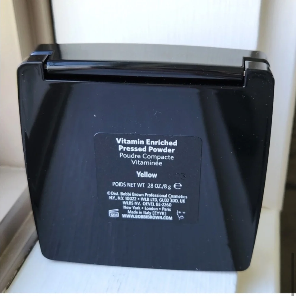 NIB BOBBI BROWN VITAMIN ENRICHED PRESSED FINISHING POWDER IN YELLOW